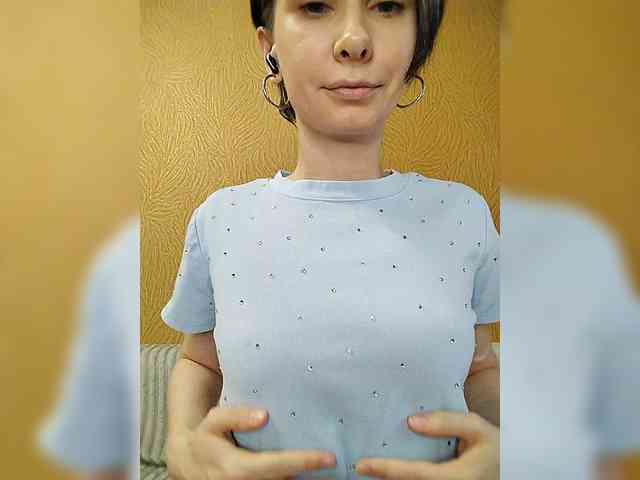 -Christina- webcam