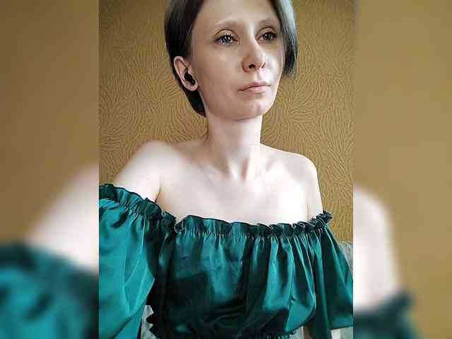 -Christina- webcam