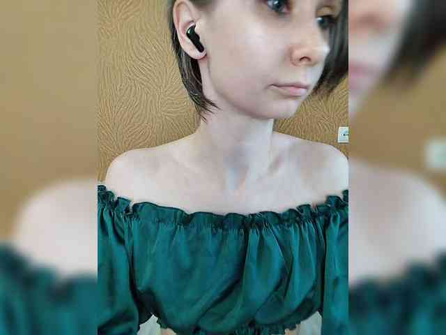 -Christina- webcam