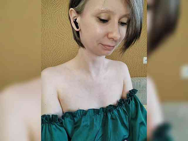 -Christina- webcam