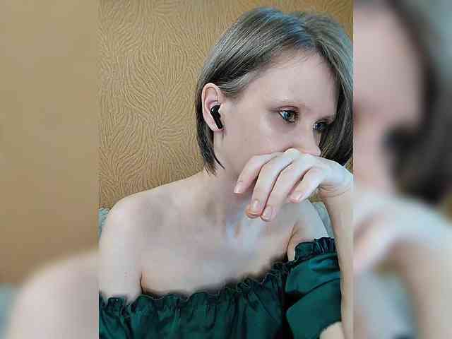 -Christina- webcam