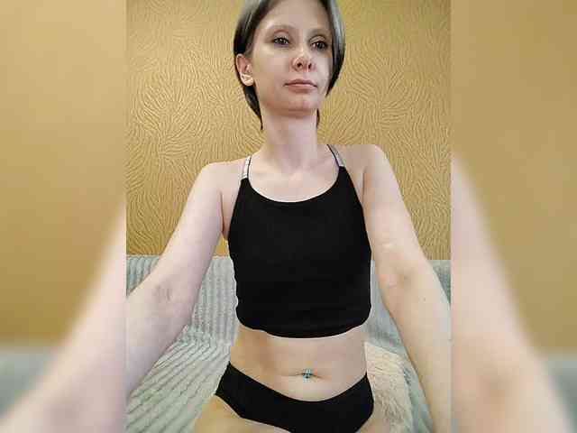 -Christina- webcam