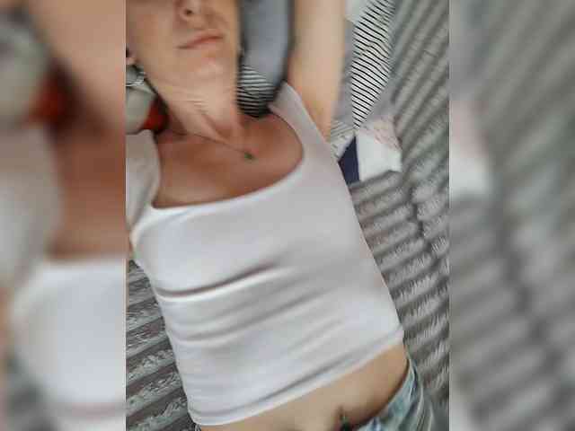 prettyKris Live Webcam on BongaCams