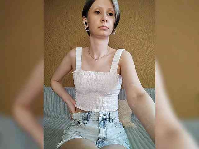 -Christina- webcam