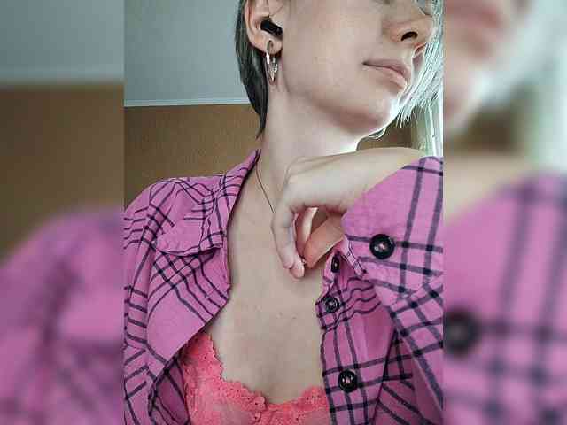-Christina- webcam