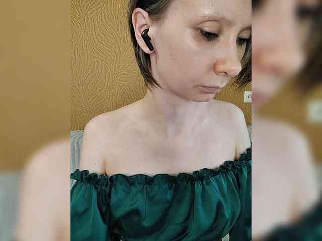 -Christina- webcam