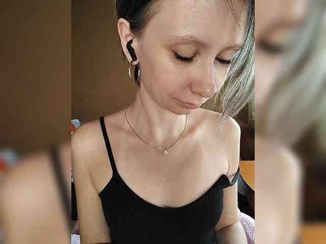 -Christina- webcam
