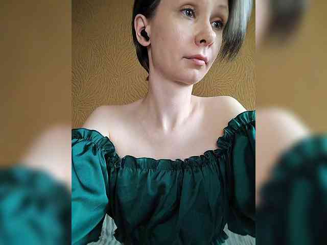 -Christina- webcam