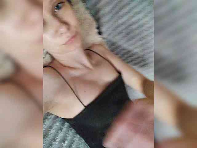 -Christina- webcam