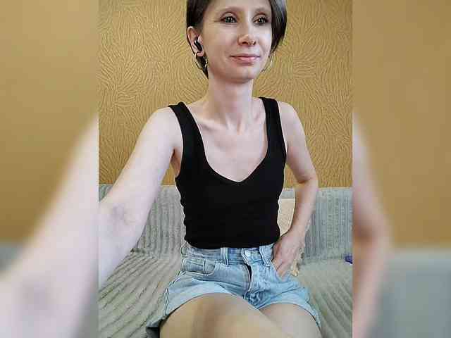 -Christina- webcam