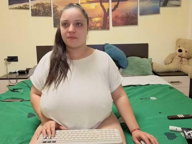 adellineee's BongaCams show and profile