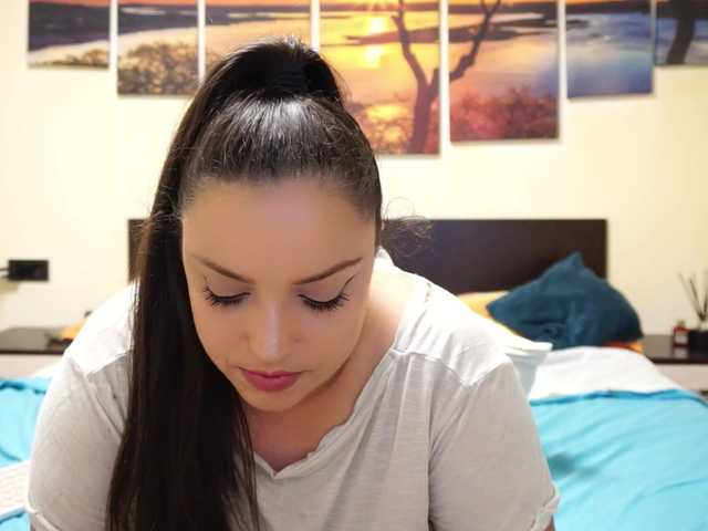 Sex chat gratuit in direct cu adellineee pe BongaCams