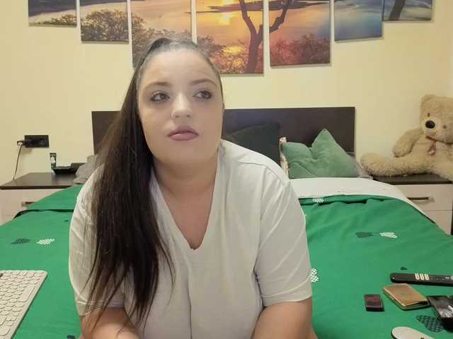 adellineee's BongaCams show and profile