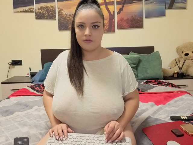adellineee's BongaCams show and profile