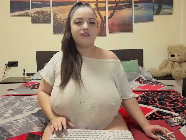 adellineee's BongaCams show and profile