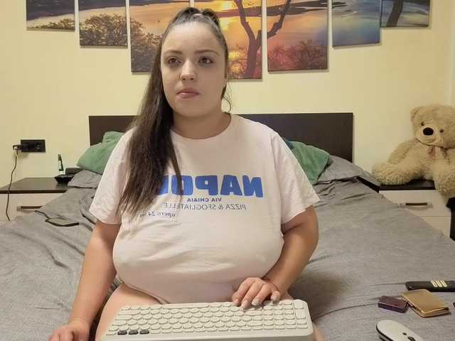 adellineee Live Cam on BongaCams