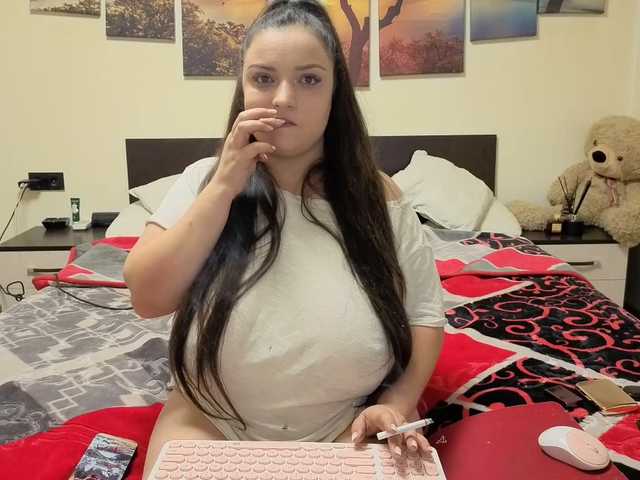 adellineee's BongaCams show and profile