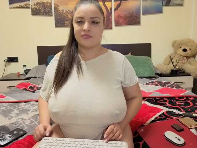 adellineee's BongaCams show and profile