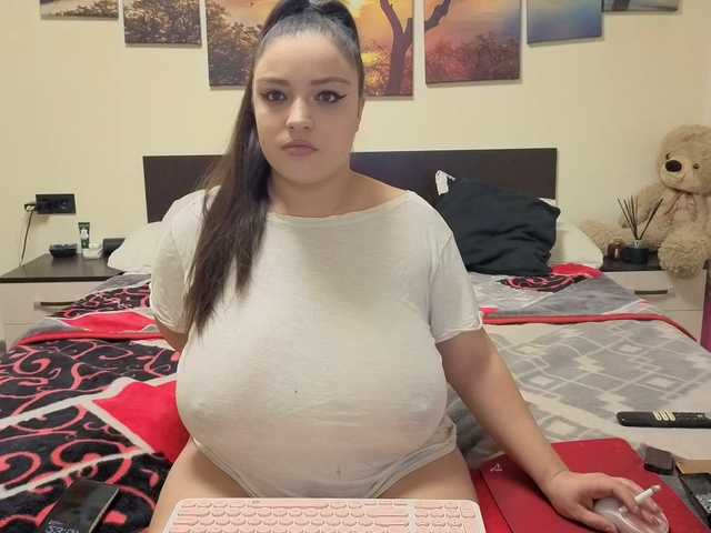 adellineee's BongaCams show and profile