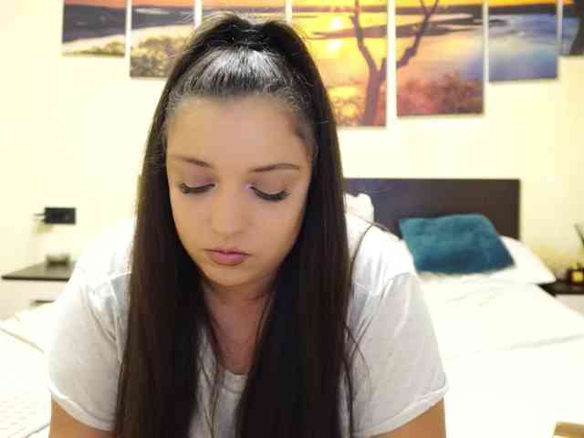 adellineee webcam