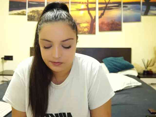 adellineee webcam