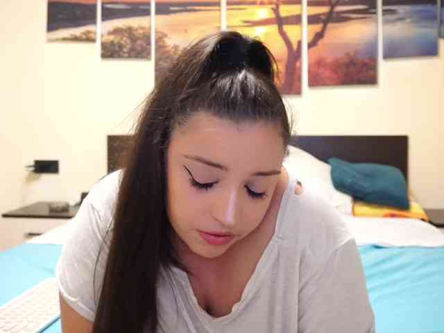 adellineee webcam