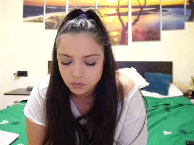 adellineee Live Webcam on BongaCams