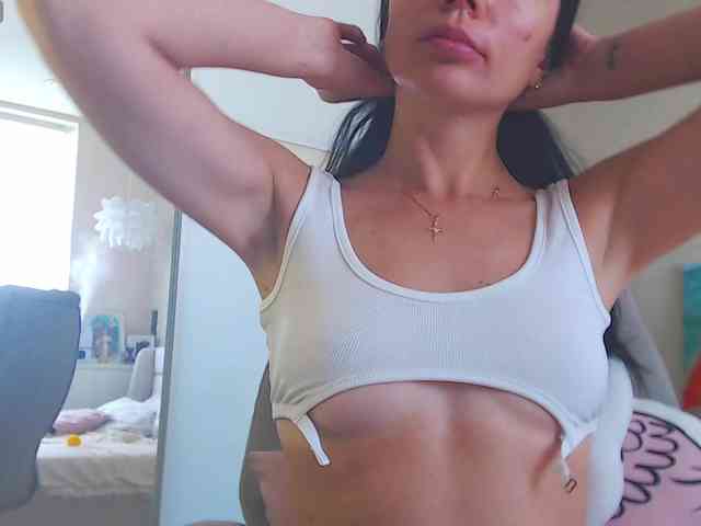 FlirtyMarin1 Live Webcam on BongaCams