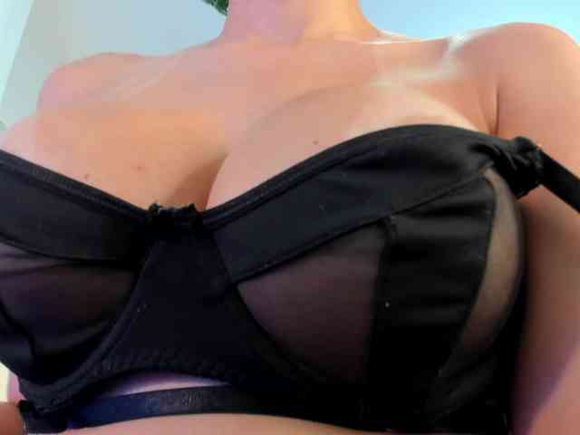 SaraParker webcam