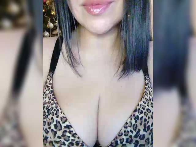 VikaBigSize's BongaCams show and profile