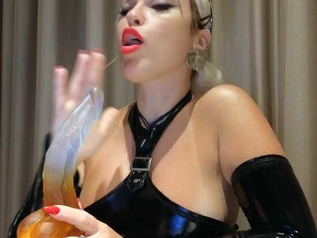 OhKatusha's BongaCams show and profile