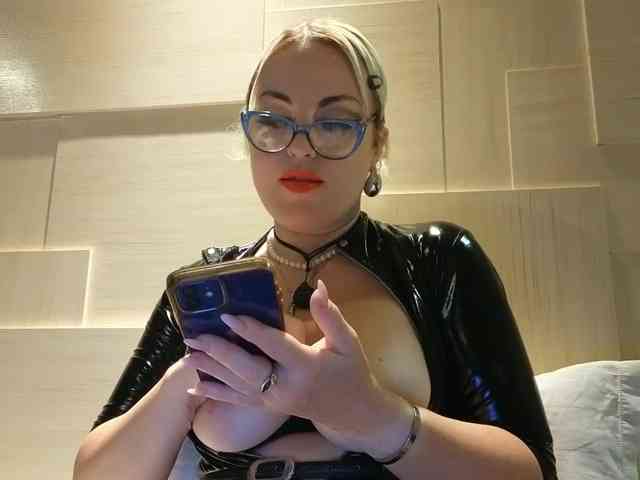 OhKatusha Live Webcam on BongaCams