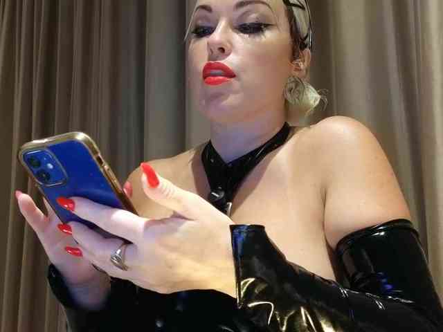 OhKatusha Live Webcam on BongaCams