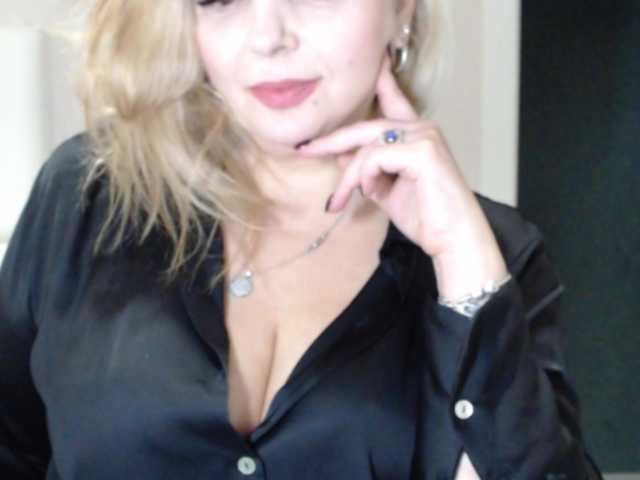 aniutkamau's BongaCams show and profile