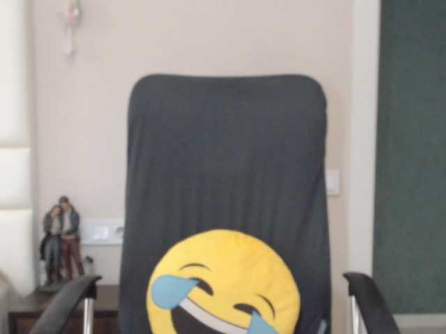 aniutkamau's BongaCams show and profile