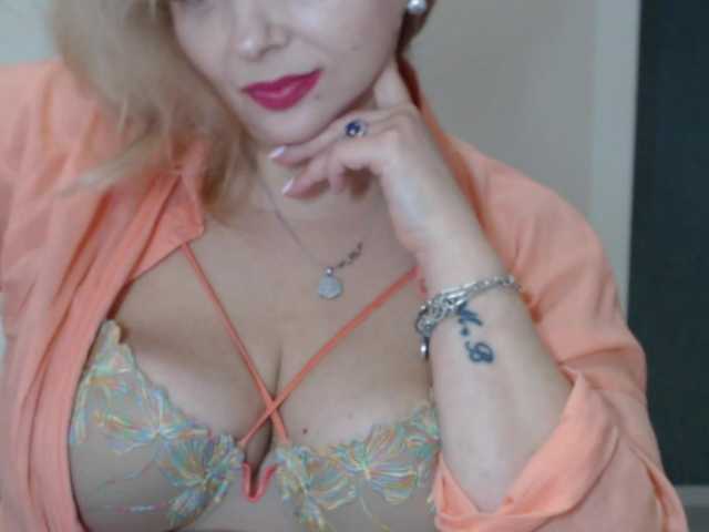 aniutkamau's BongaCams show and profile