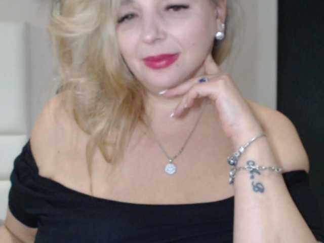 aniutkamau's BongaCams show and profile