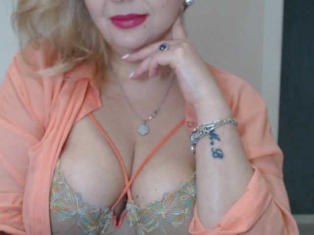 aniutkamau's BongaCams show and profile