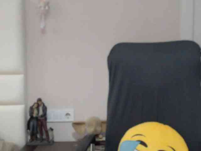aniutkamau webcam