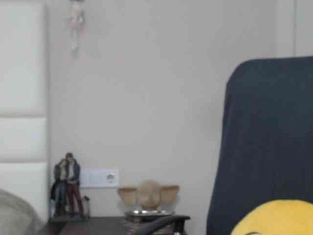 aniutkamau webcam