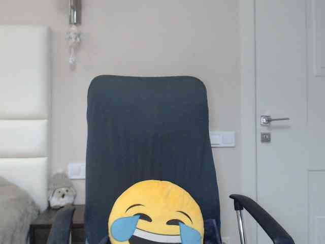 aniutkamau webcam