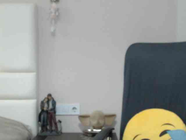 aniutkamau webcam