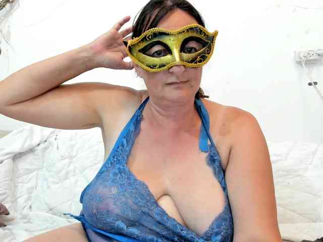 IsraelyGirl webcam