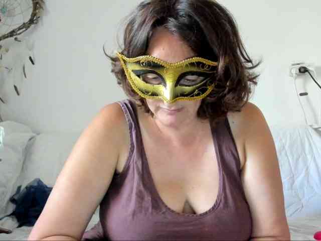 IsraelyGirl webcam