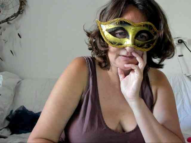 IsraelyGirl webcam