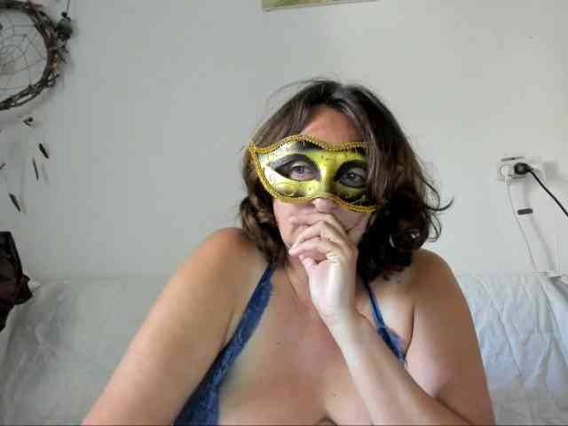 IsraelyGirl webcam