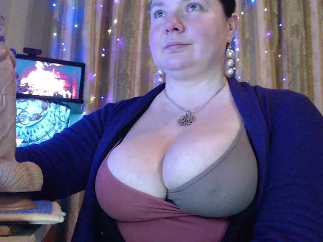 VIPLLLaraVIP's BongaCams show and profile