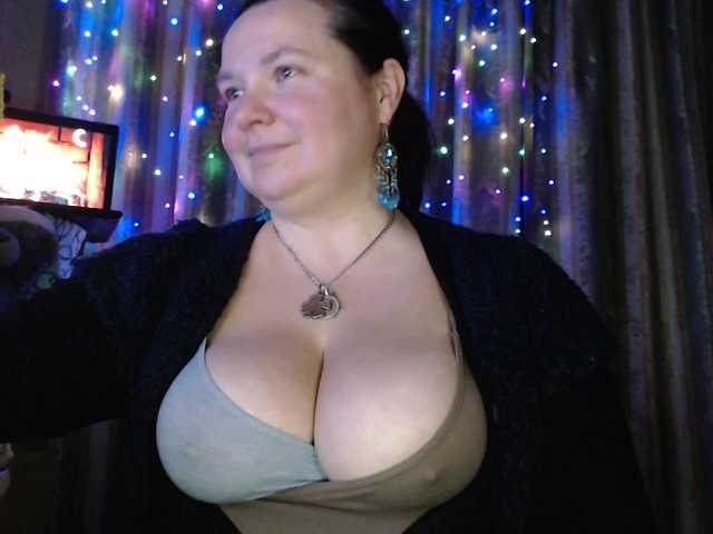 VIPLLLaraVIP's BongaCams show and profile