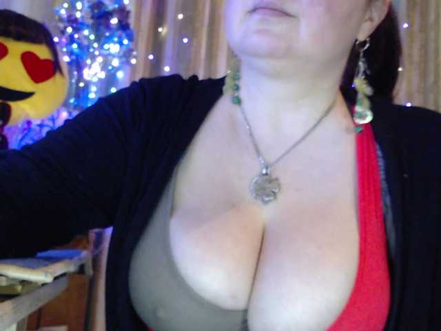 VIPLLLaraVIP's BongaCams show and profile