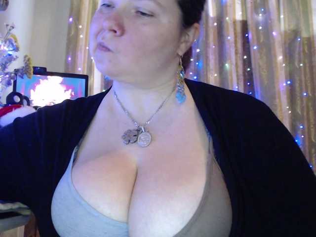 VIPLLLaraVIP's BongaCams show and profile
